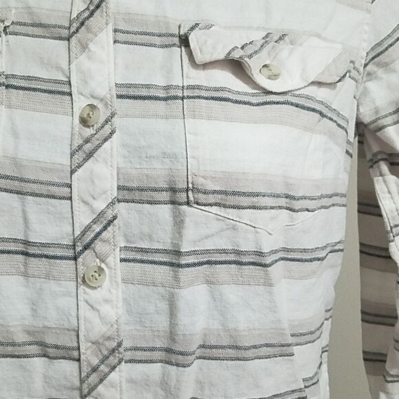 Eddie Bauer White & Cream Button Down Shirt (L) - Picture 2 of 5